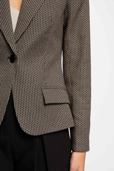 Veste cintrée imprimé géométrique noir femme