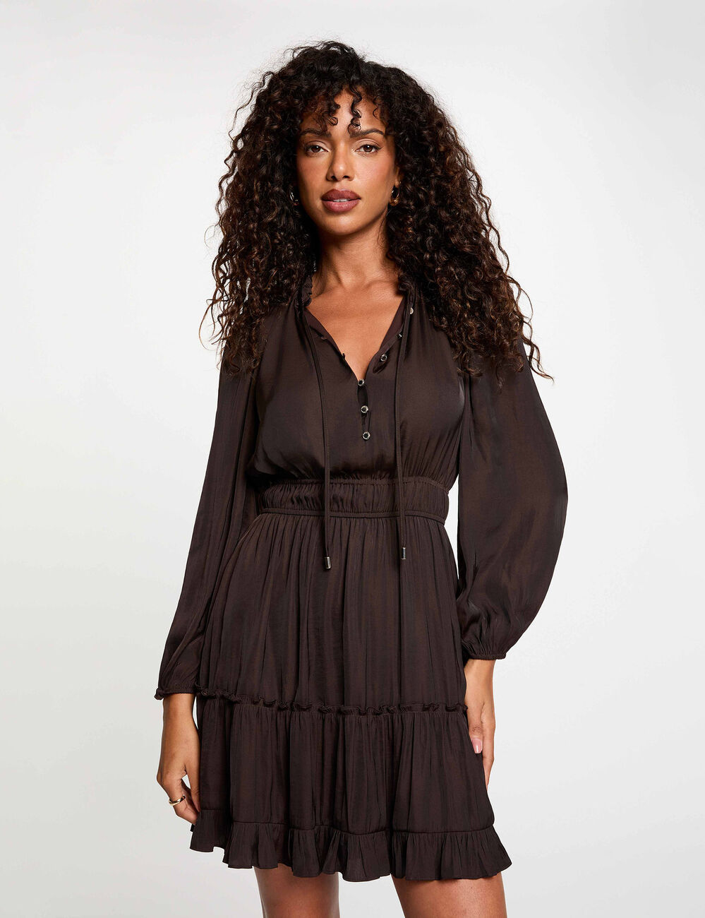 Robe satin manches longues marron fonc&eacute; femme