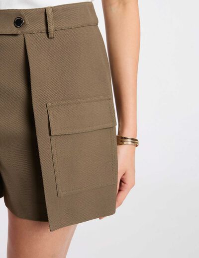 Short droit poches &agrave; rabat vert kaki femme