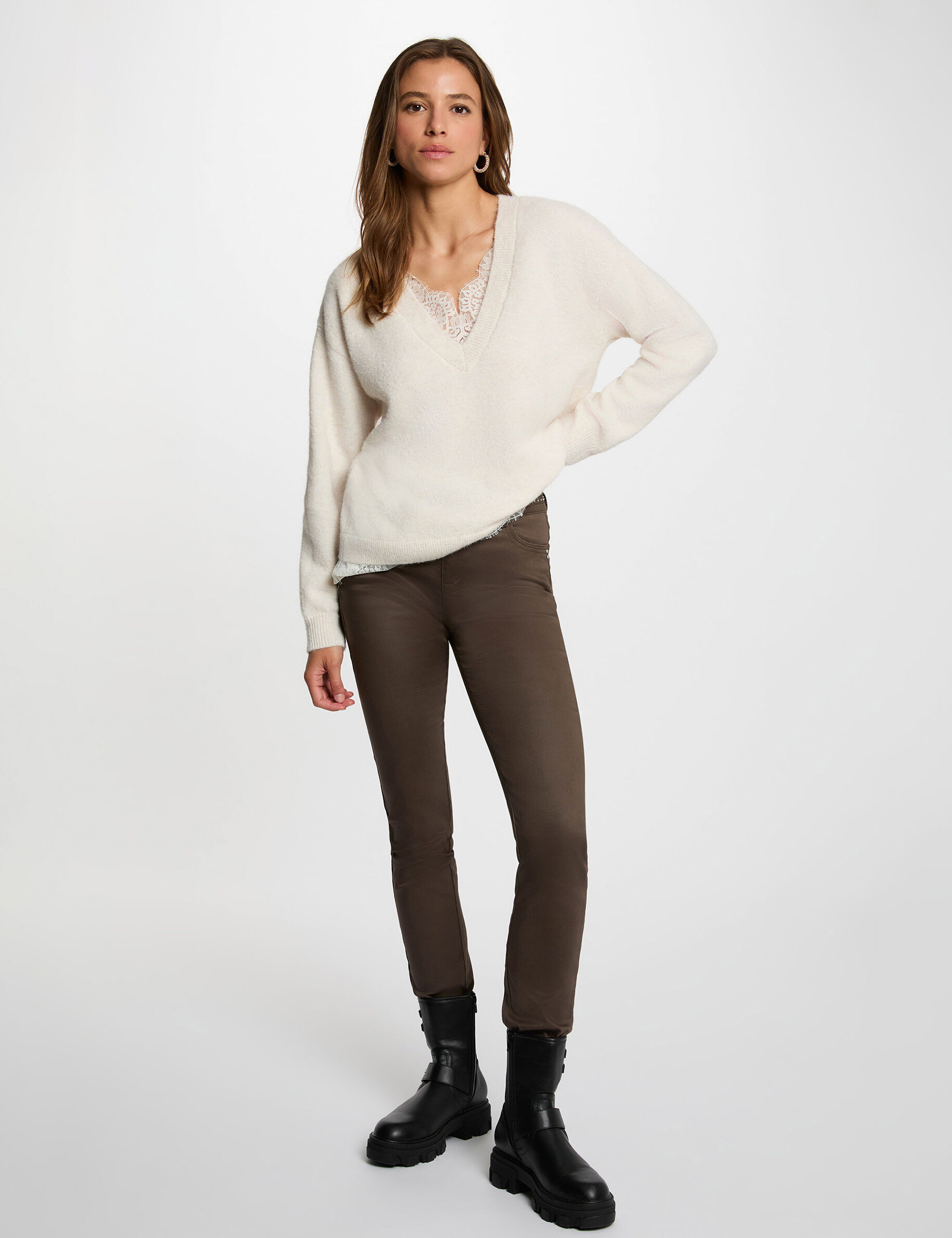 Pantalon slim enduit taupe femme Pantalon slim enduit taupe femme