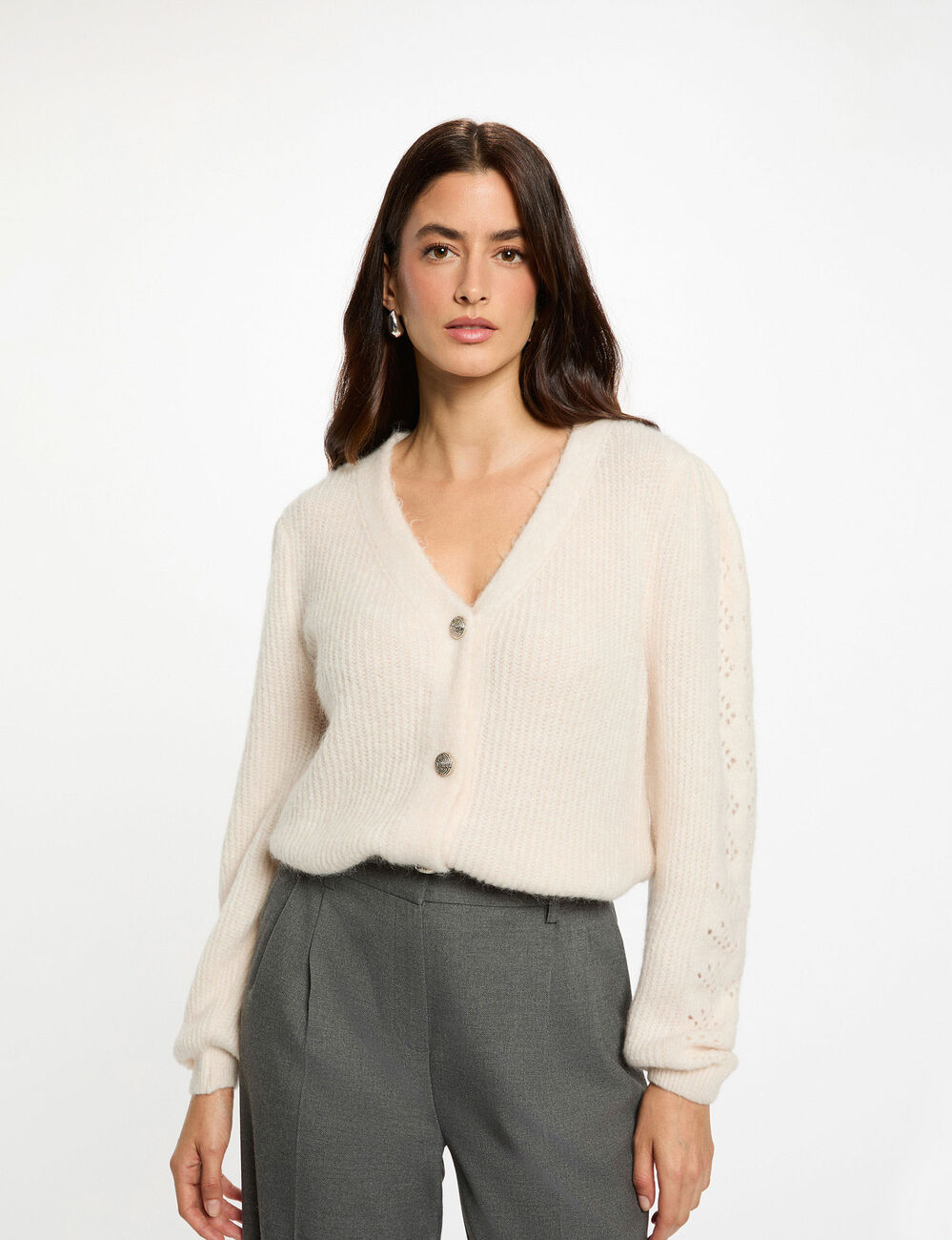 Gilet ajust&eacute; col v ivoire femme