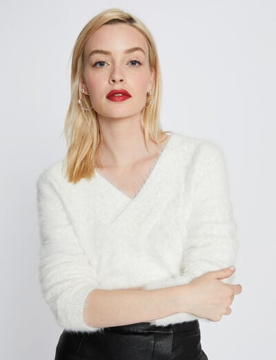 Pull duveteux col V devant et dos ivoire femme