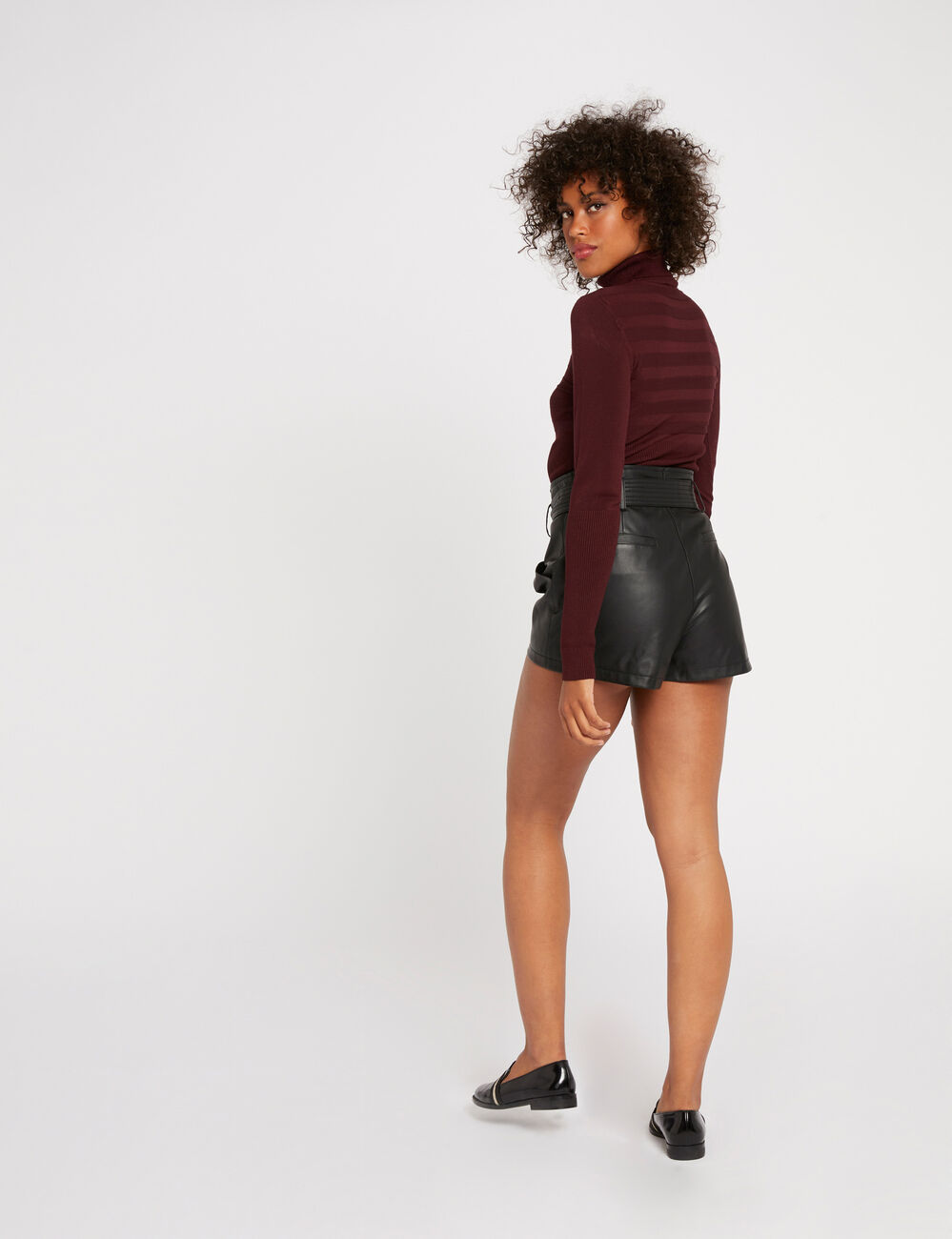 Pull col roul&eacute; ajust&eacute; violet fonce femme