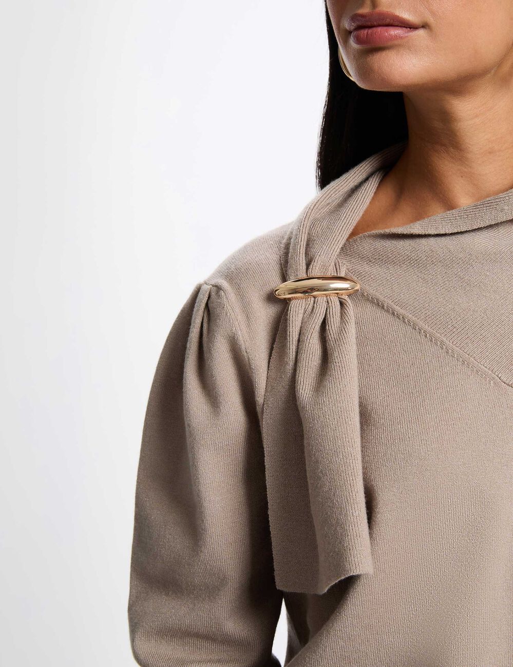 Pull col montant manches bouffantes taupe femme