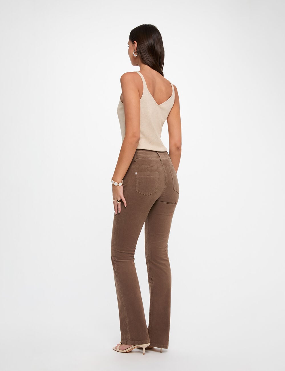 D&eacute;bardeur col v beige femme