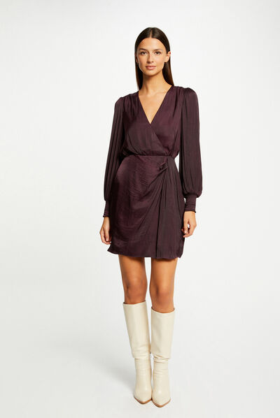 Robe cintrée drapée satin prune femme