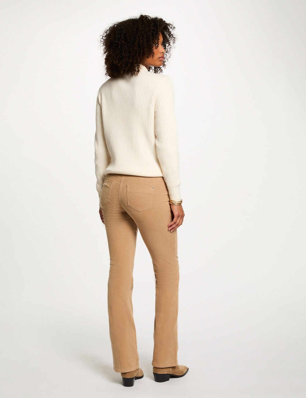 Pull court col roul&eacute; ivoire femme