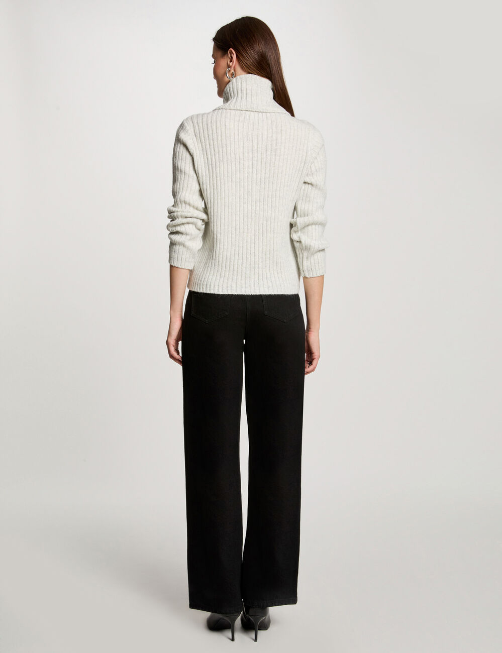 Pull col roulé à boutons gris clair femme