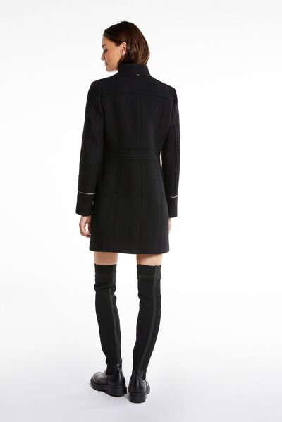 Manteau droit avec poches à rabat noir femme