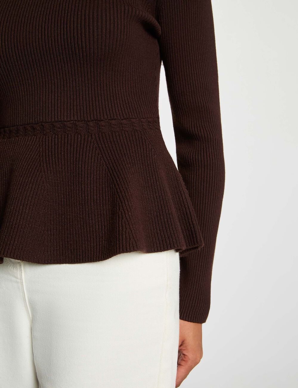 Pull col montant marron fonc&eacute; femme