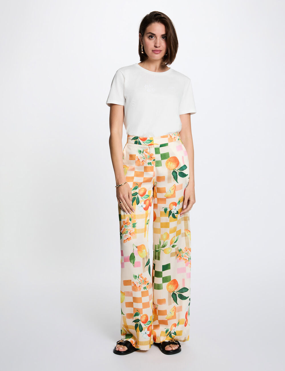 T-shirt brod&eacute; col rond blanc femme
