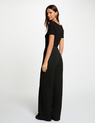 T-shirt cintr&eacute; col coeur noir femme