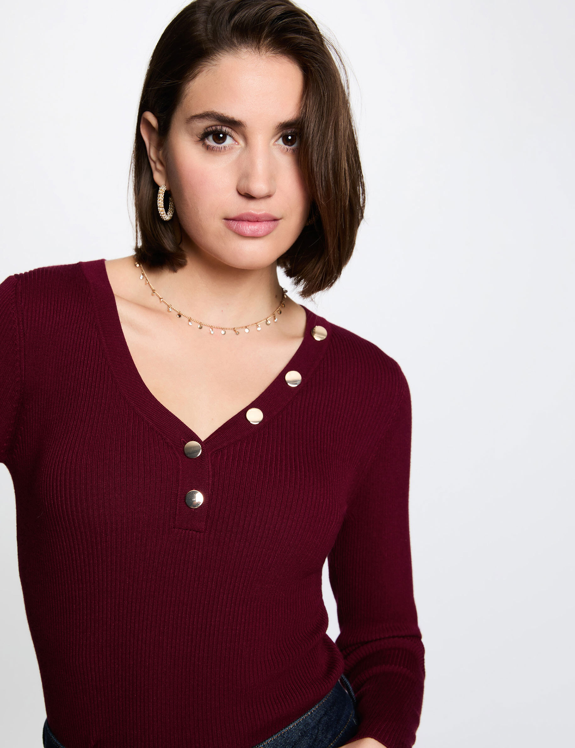 Pull col v ajusté femme