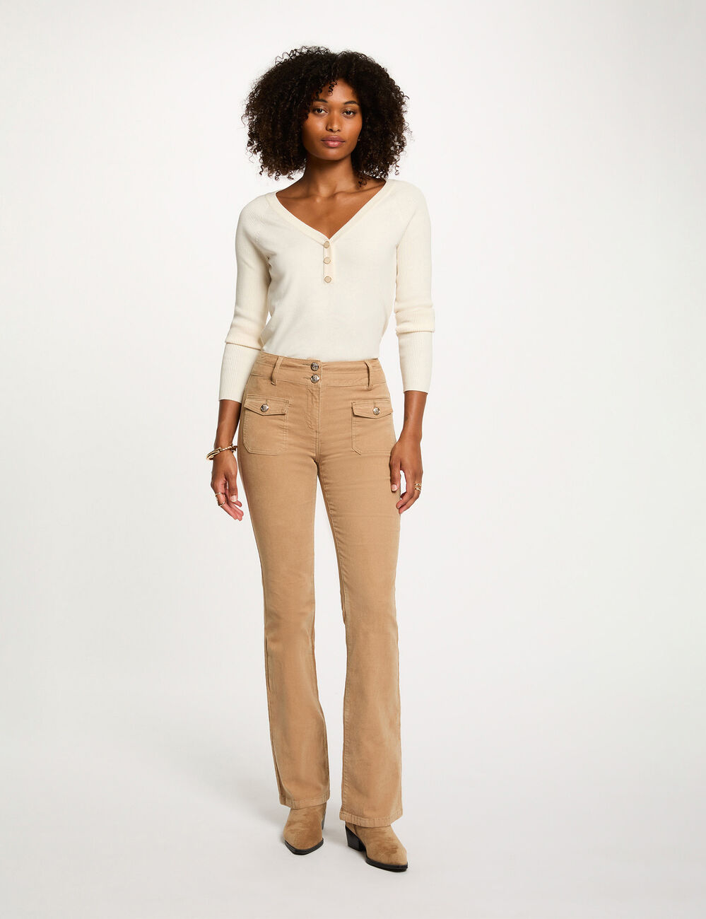Pull ajust&eacute; col v ivoire femme