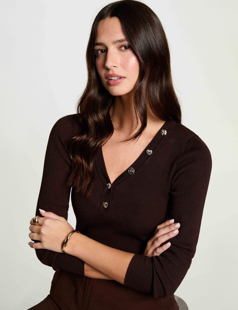 Pull col v fantaisie marron fonc&eacute; femme