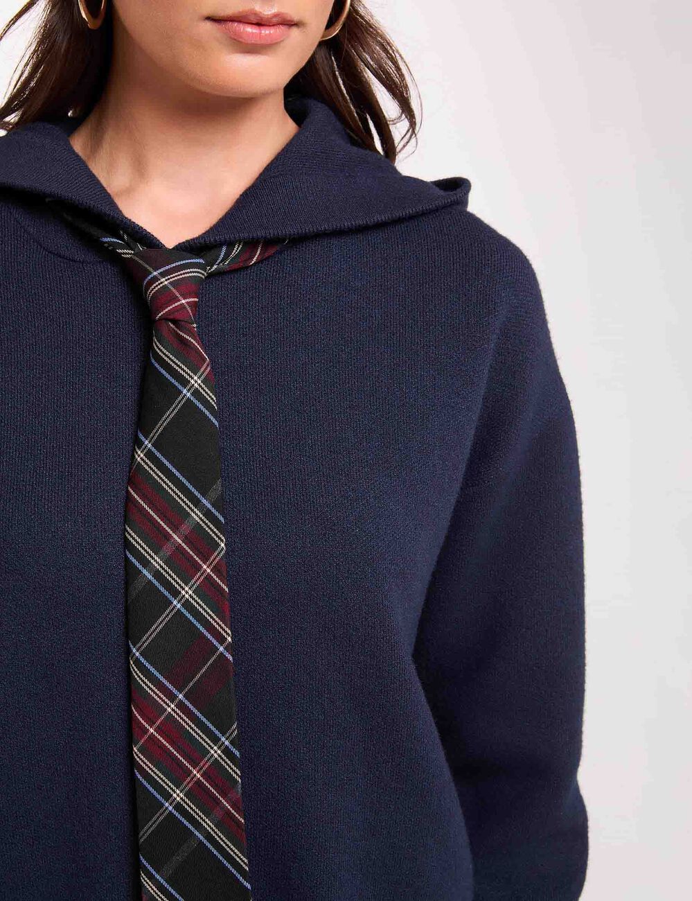 Pull &agrave; capuche bleu marine femme