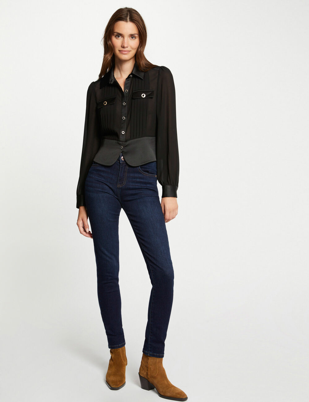Chemise satin&eacute;e cintr&eacute;e noir femme