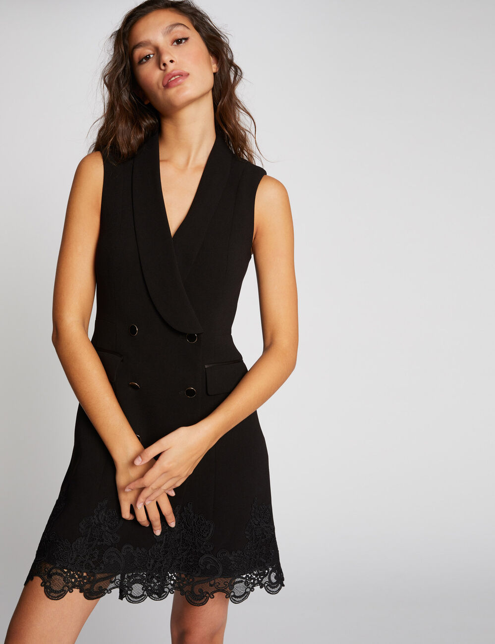 Robe portefeuille avec d&eacute;tails dentelle noir femme