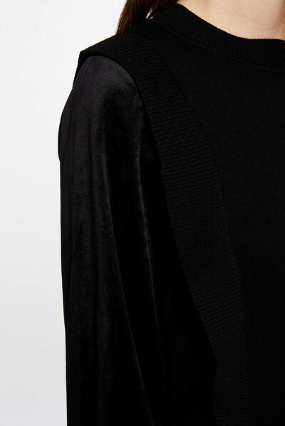 Pull manches longues à col montant noir femme