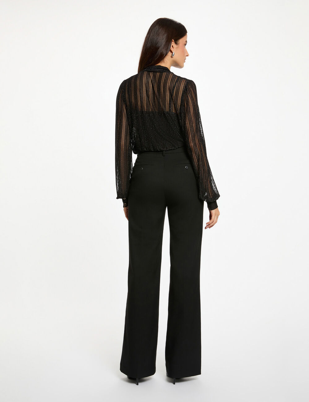 T-shirt court col lavalli&egrave;re noir femme