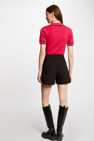 Pull à manches courtes avec col rond et coutures contrastées