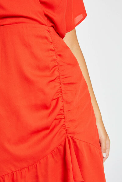 Robe cintrée froncée col cache-coeur rouge femme