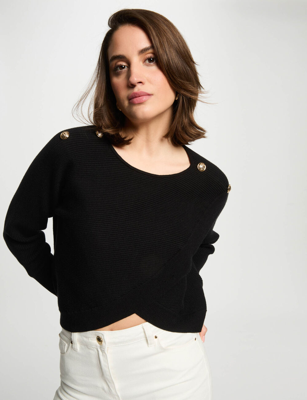 Pull col rond et boutons noir femme