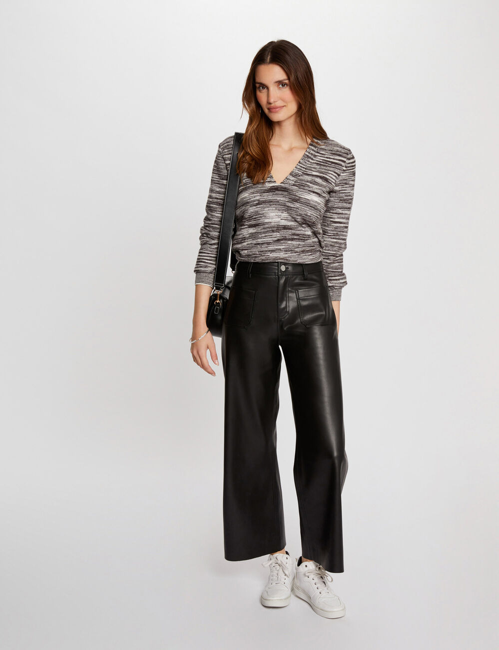 Pull manches longues col en V noir femme