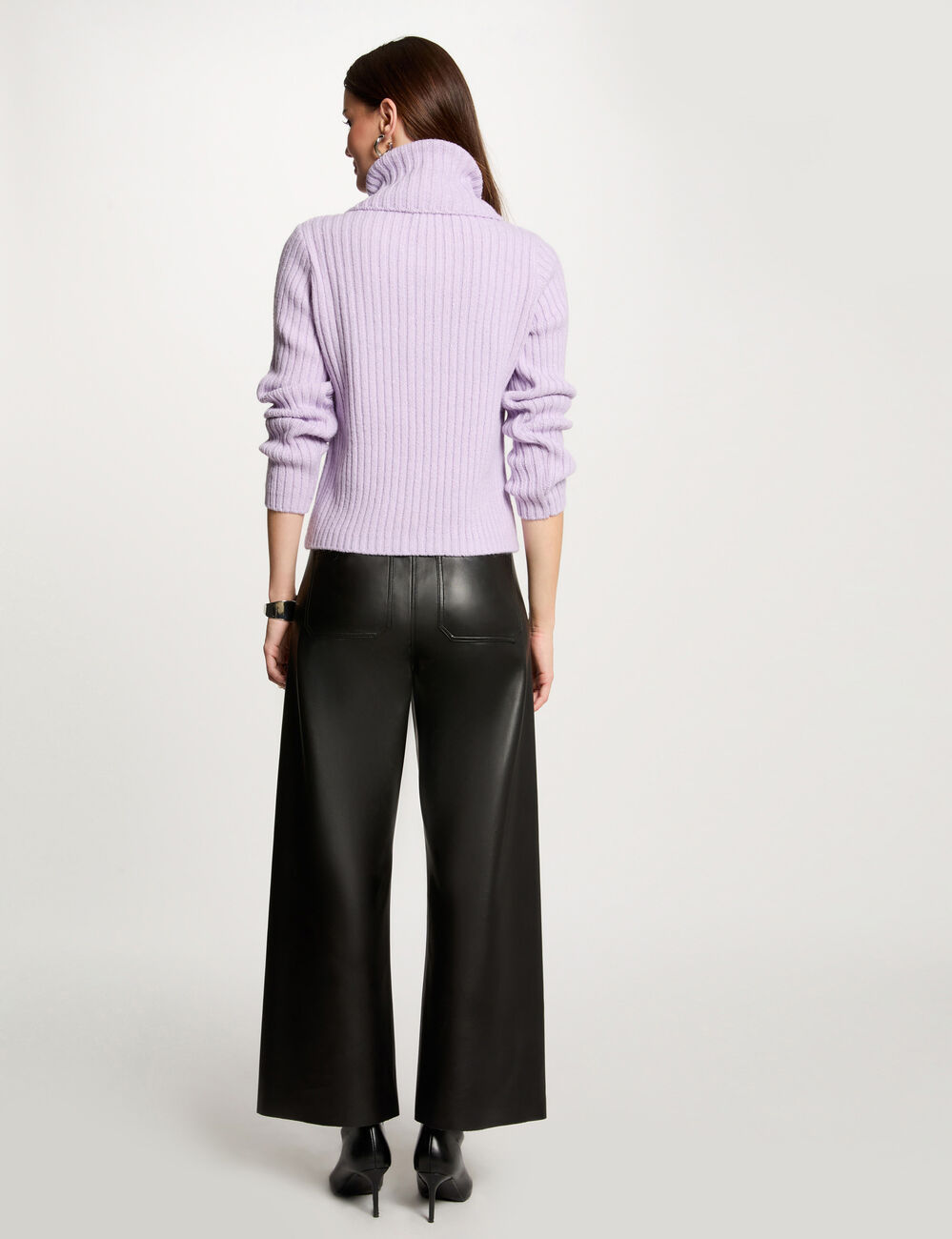 Pull col roulé à boutons parme femme