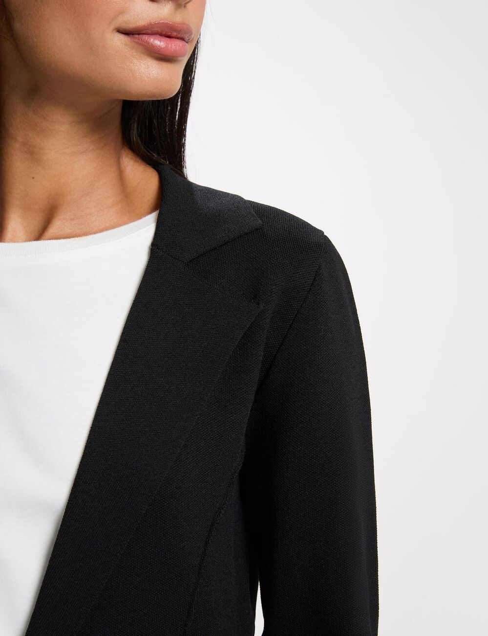 Veste cintr&eacute;e col &agrave; revers noir femme