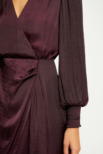 Robe cintrée drapée satin prune femme