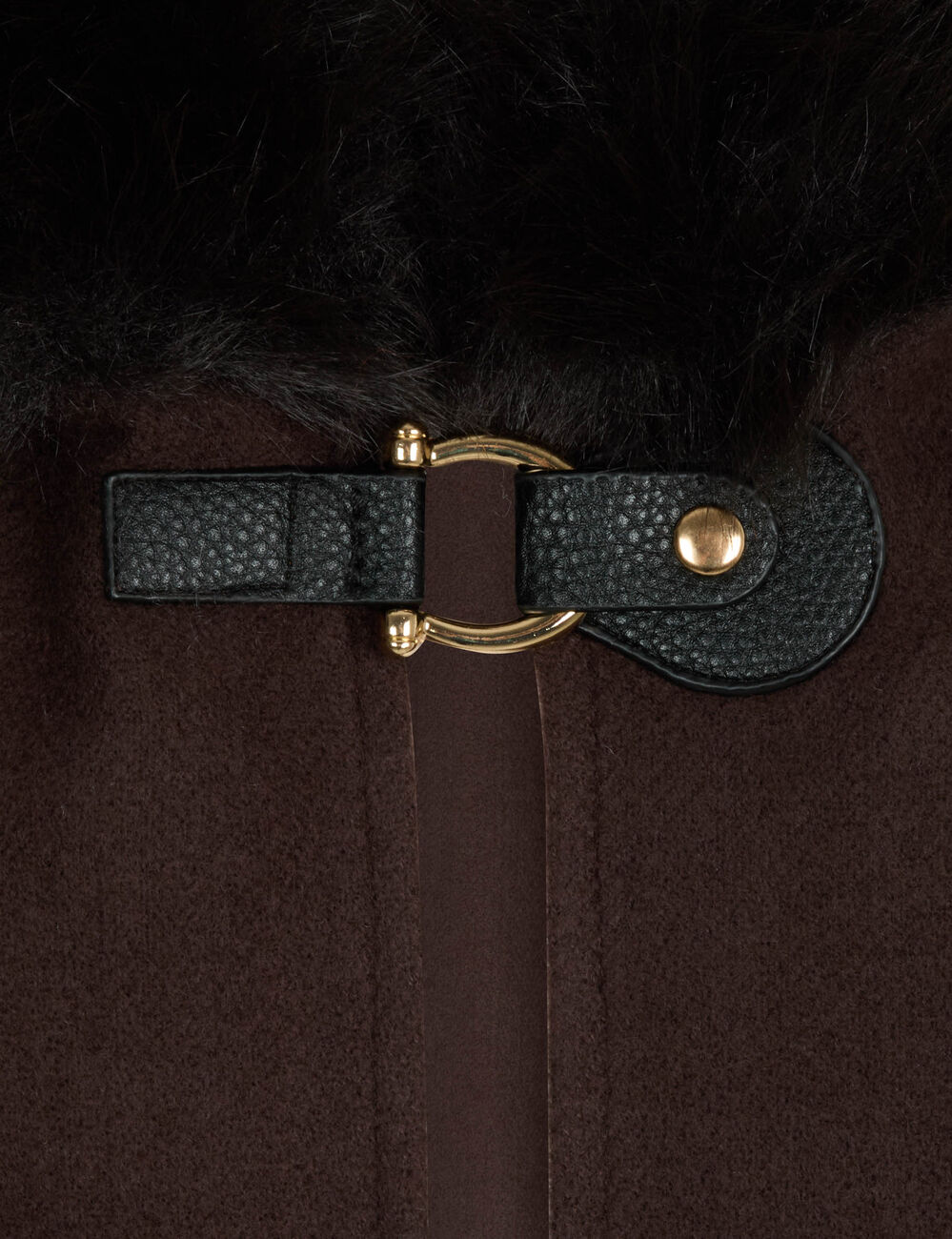 Poncho fausse fourrure marron fonc&eacute; femme