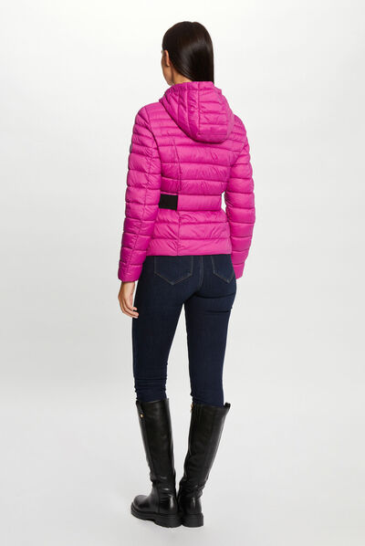 Doudoune cintrée zippée à capuche framboise femme