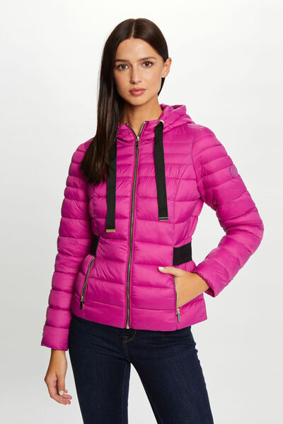 Doudoune cintrée zippée à capuche framboise femme