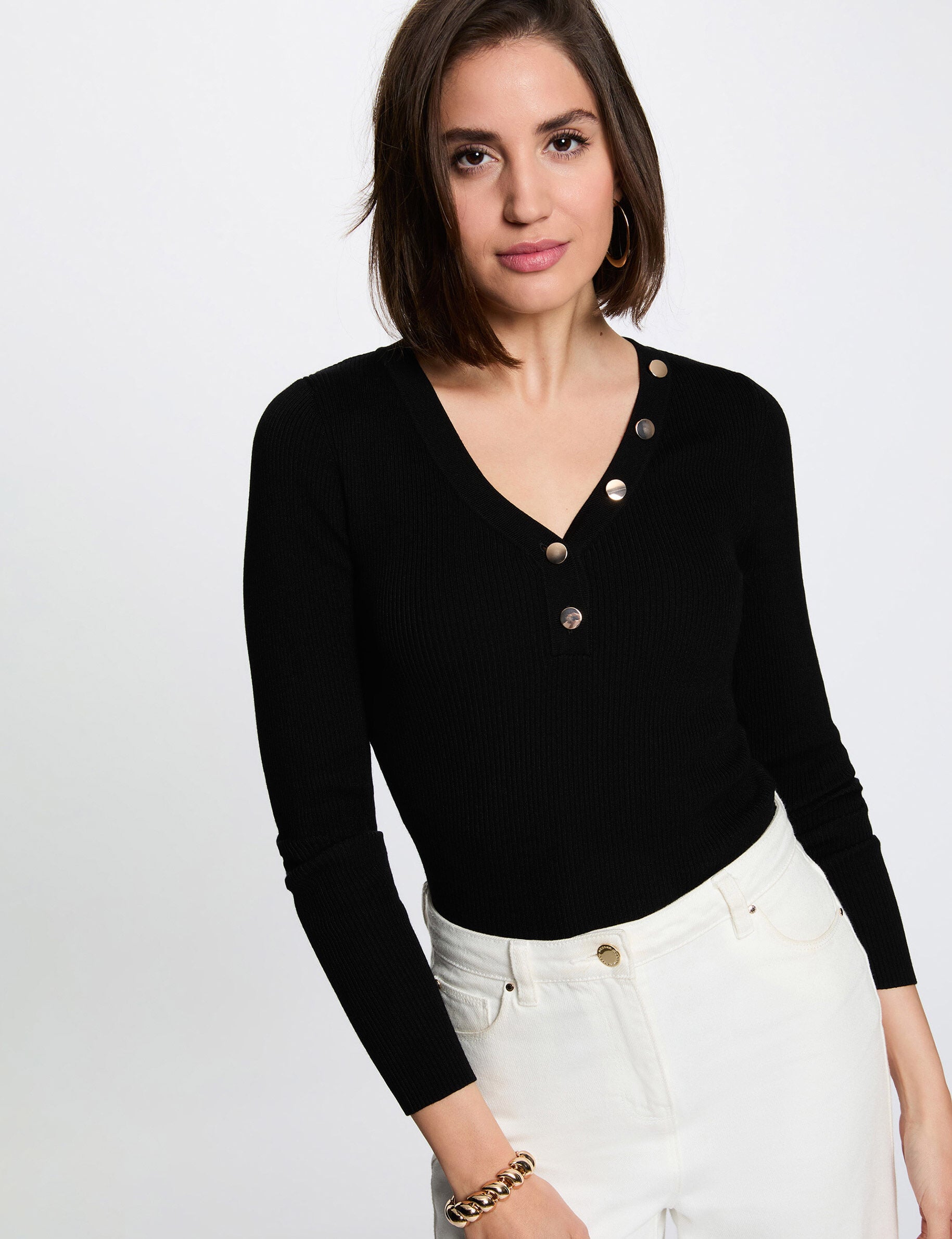 Pull col v ajusté femme