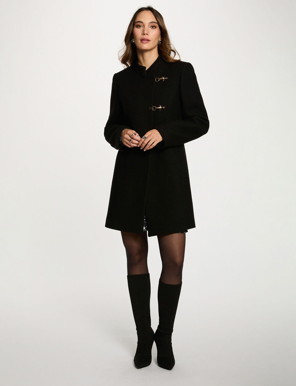 Manteau cintr&eacute; col montant noir femme
