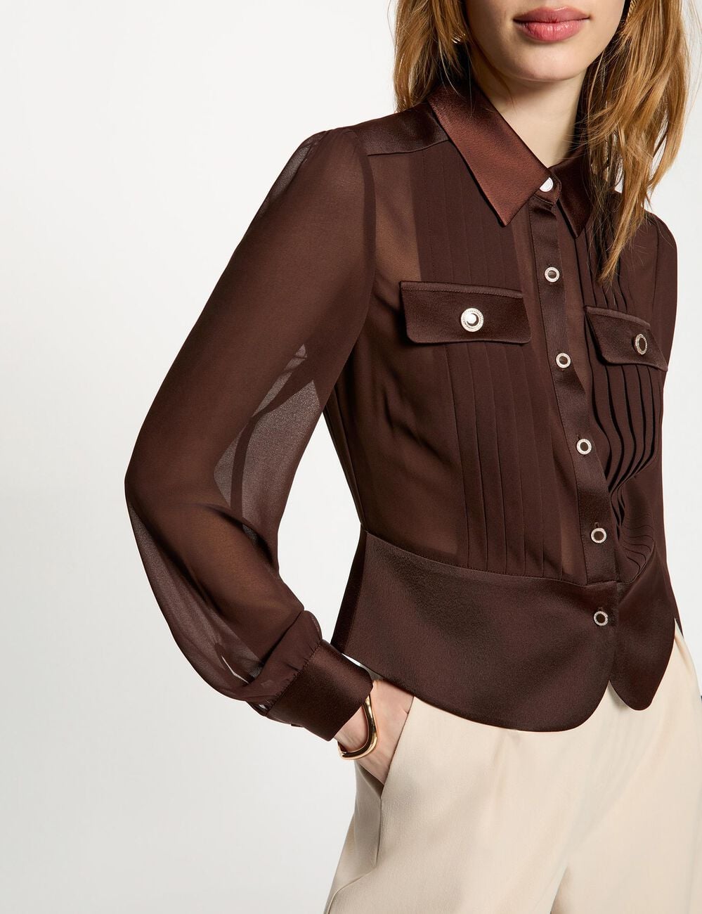 Chemise satin&eacute;e cintr&eacute;e marron fonc&eacute; femme
