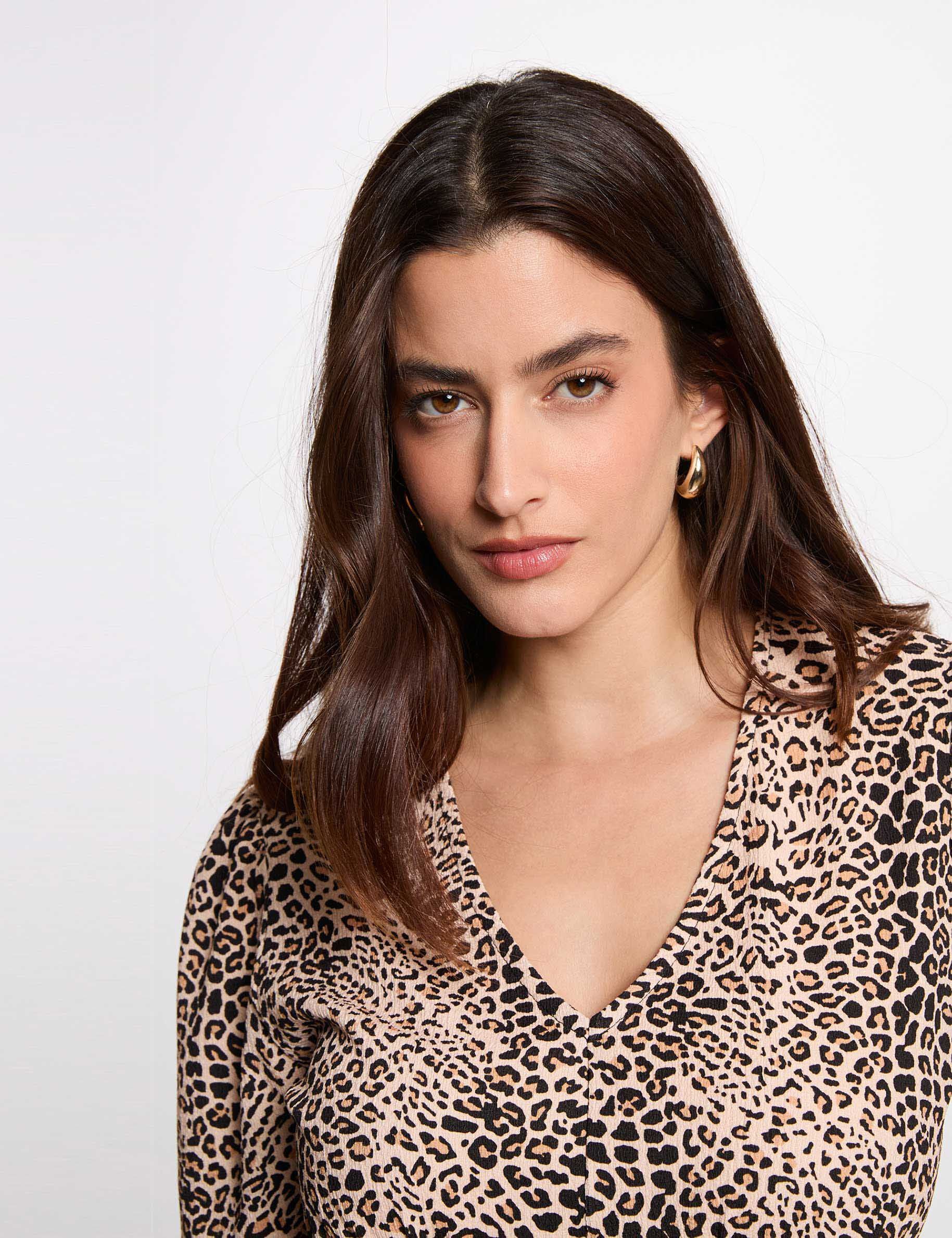 T shirt cintré col v femme - vue 2