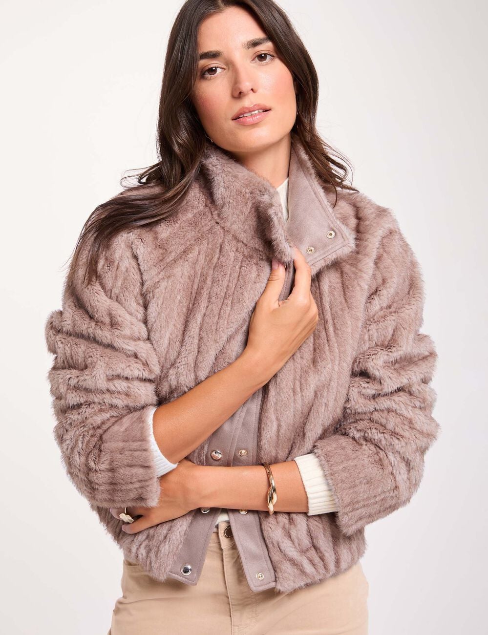 Manteau court fausse fourrure beige femme