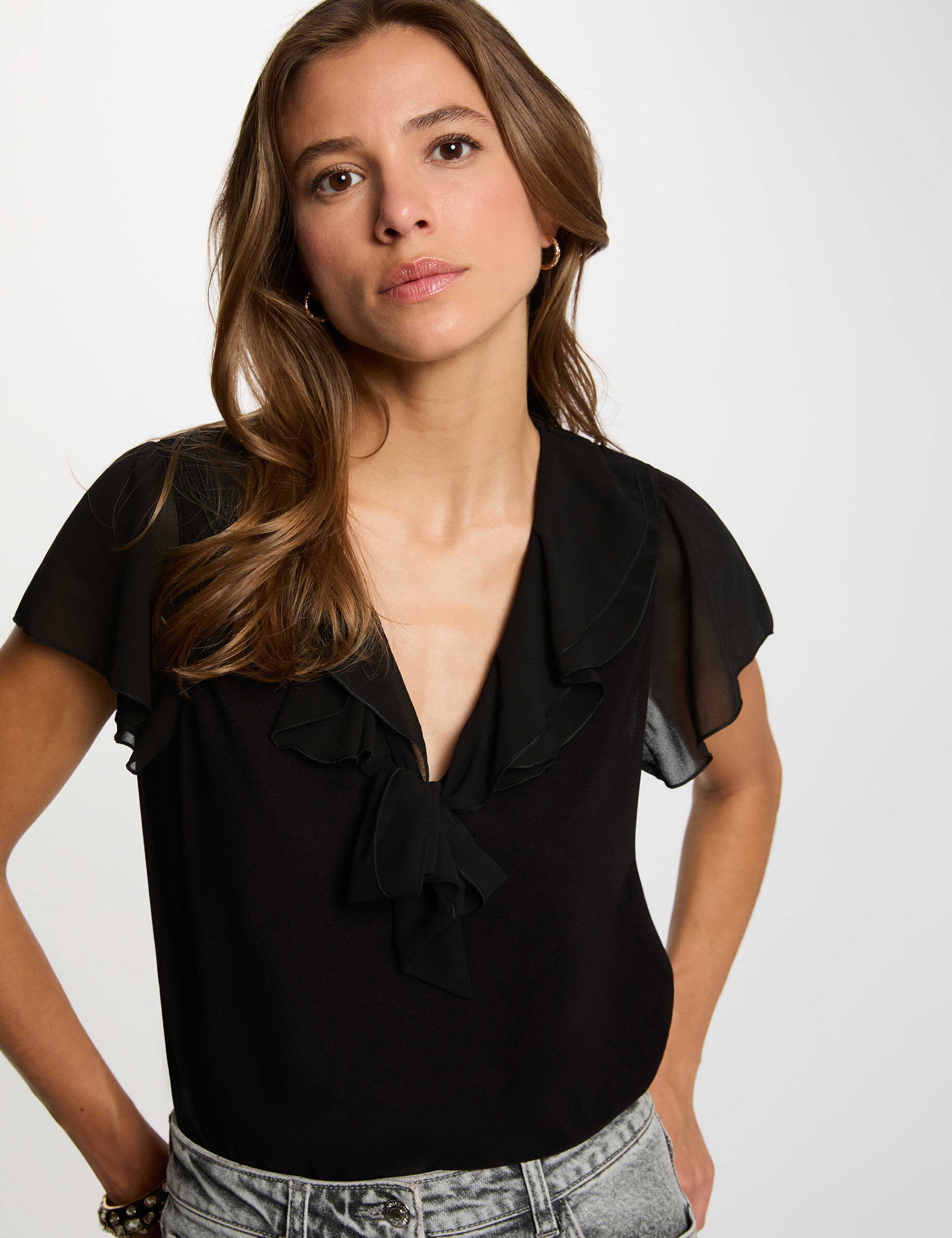 T-shirt col lavallière noir femme T-shirt col lavallière noir femme