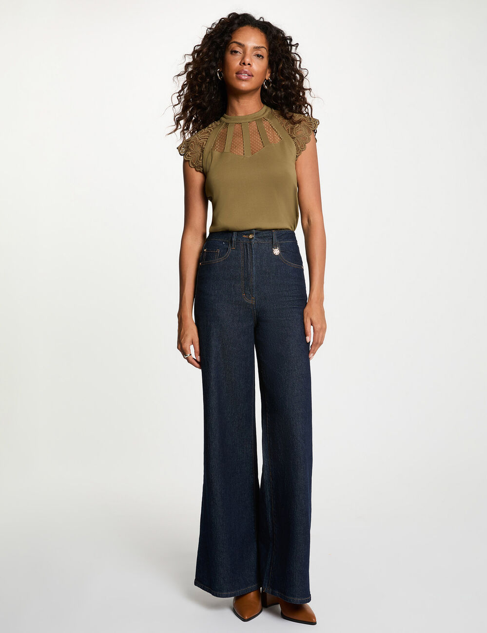 T-shirt manches courtes &agrave; dentelle vert kaki femme