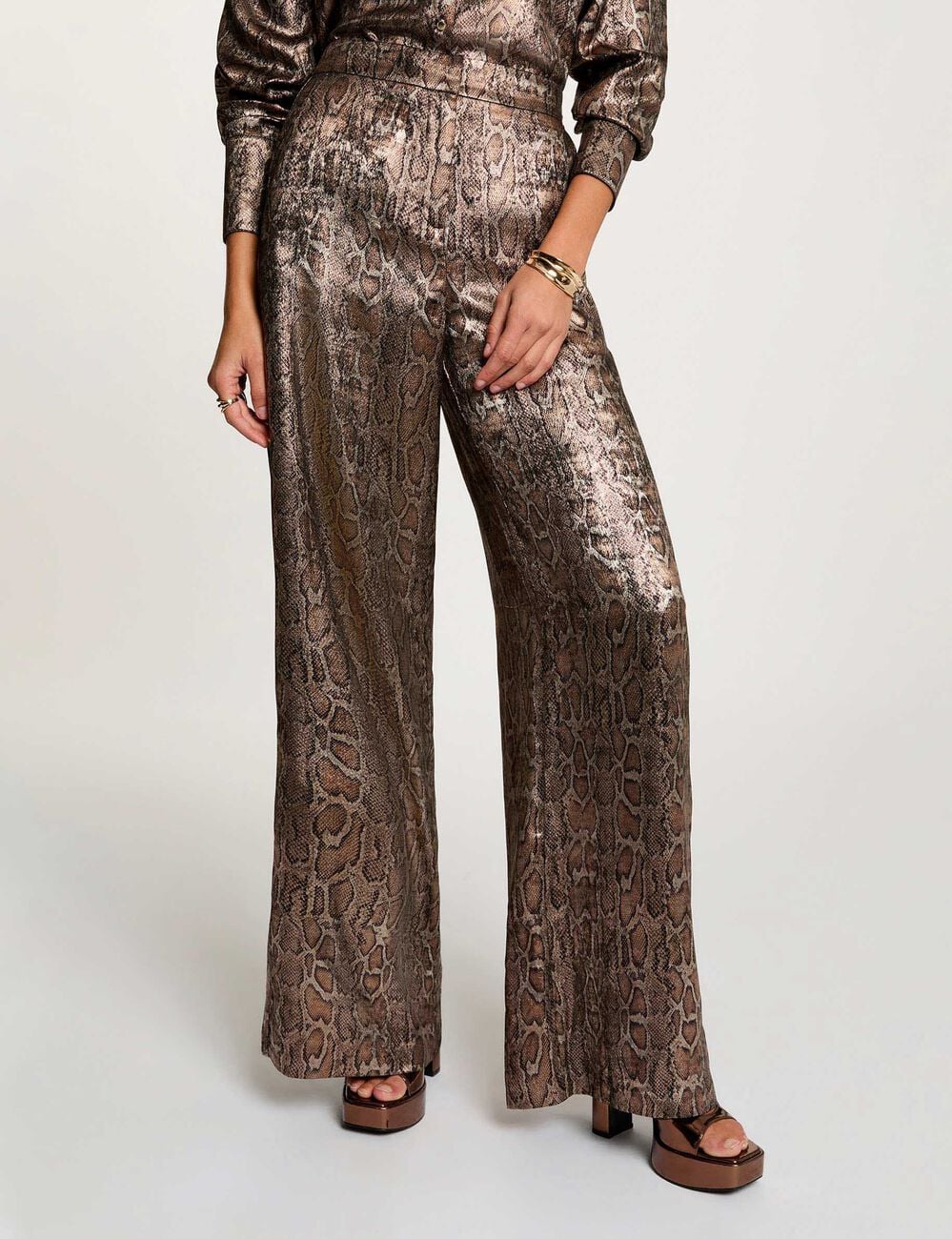 Pantalon large satin&eacute; multicolore femme