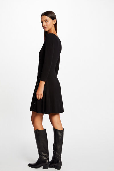Robe pull trapèze détails boutons noir femme