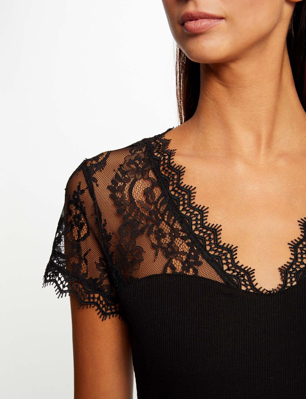 T-shirt manches courtes &agrave; dentelle noir femme