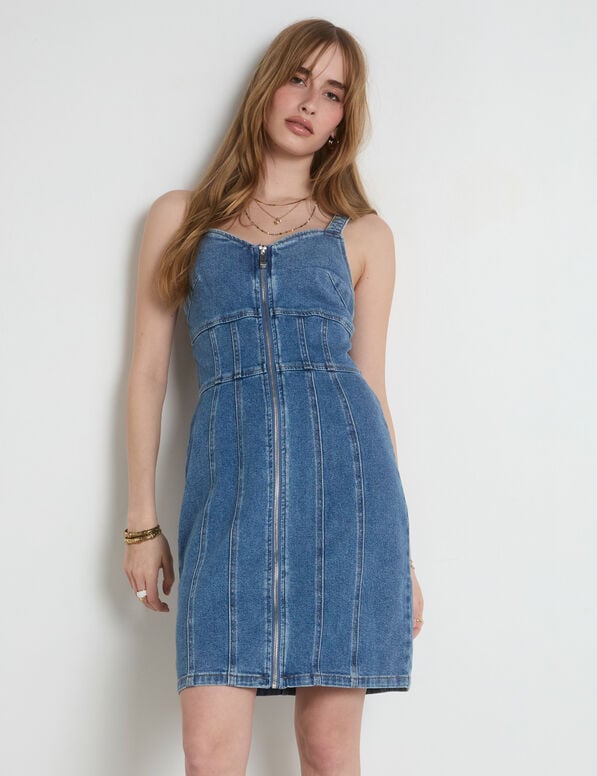 robe courte ajustee en jean denim stone femme Robe courte ajustée en jean denim stone femme