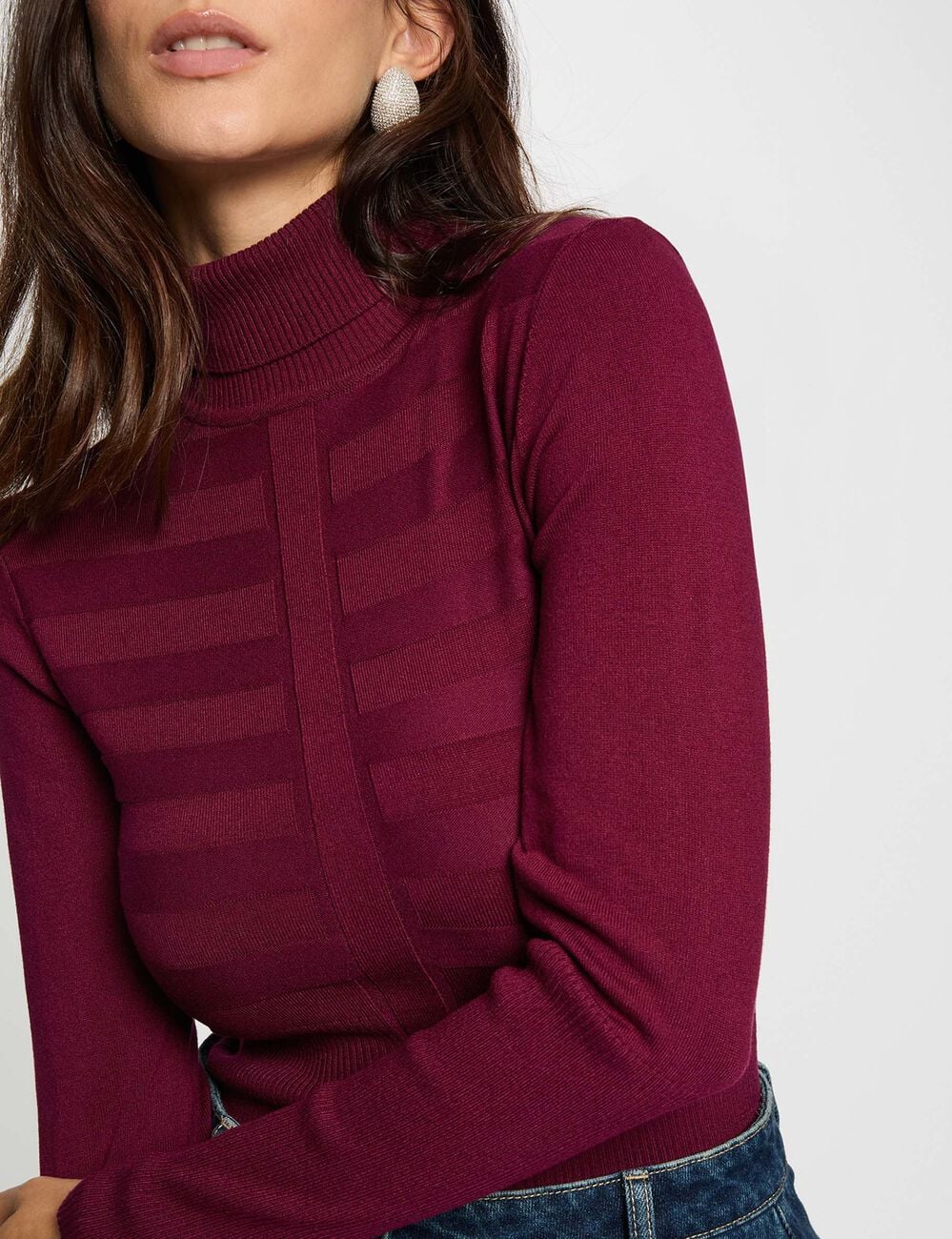 Pull col roul&eacute; cintr&eacute; prune femme