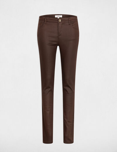 Pantalon slim enduit marron foncé femme