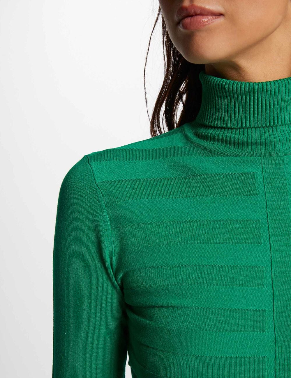 Pull col roul&eacute; ajust&eacute; vert clair femme