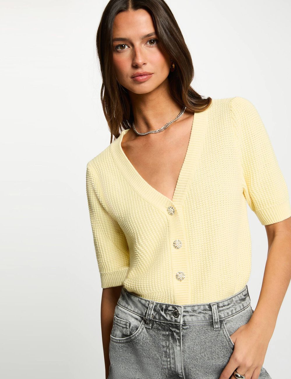 Gilet ajust&eacute; col v jaune pastel femme