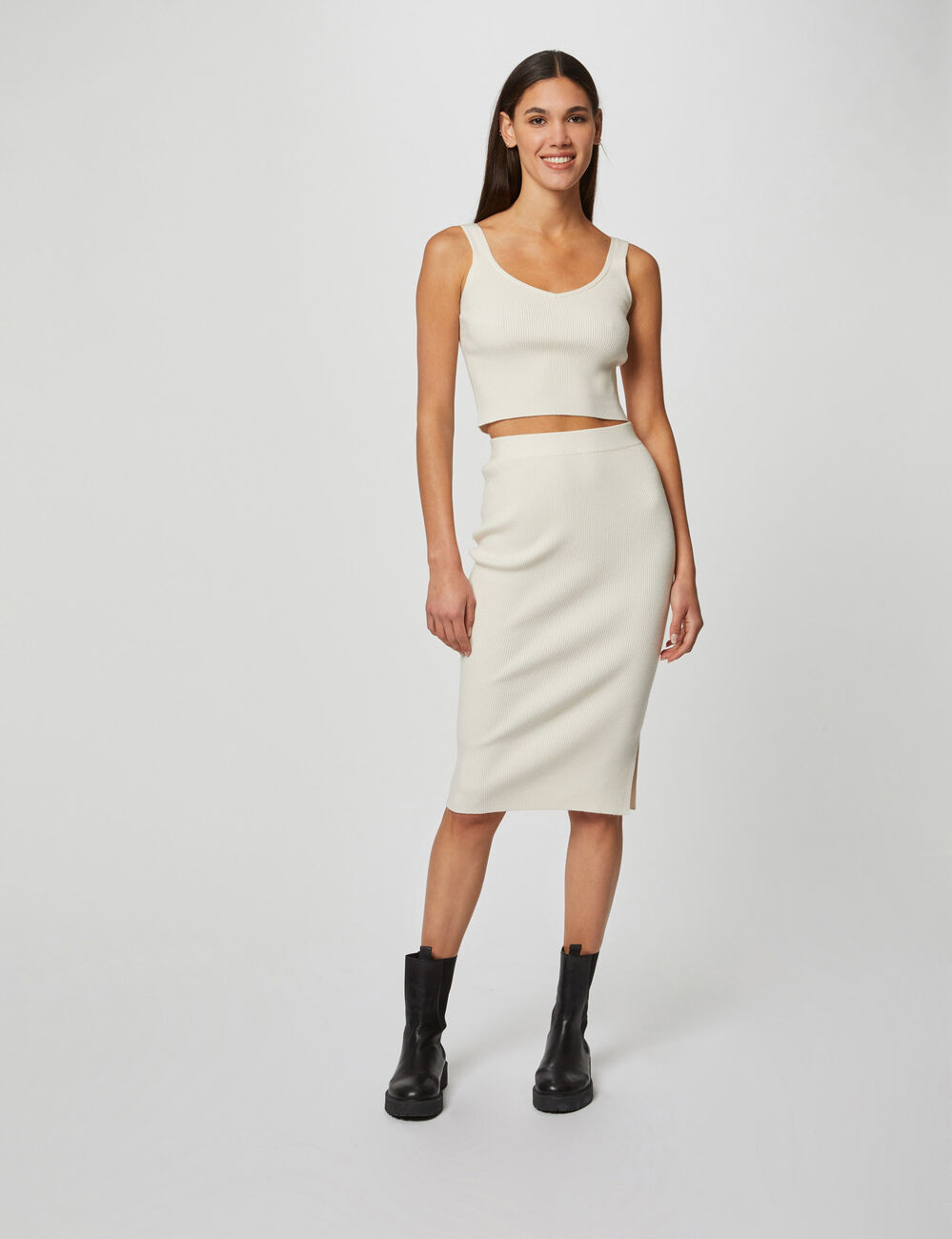 Pull d&eacute;bardeur crop top ivoire femme